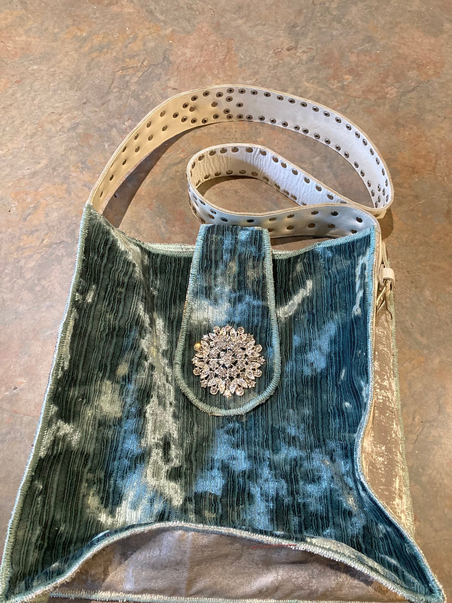 JADE / Crossbody
