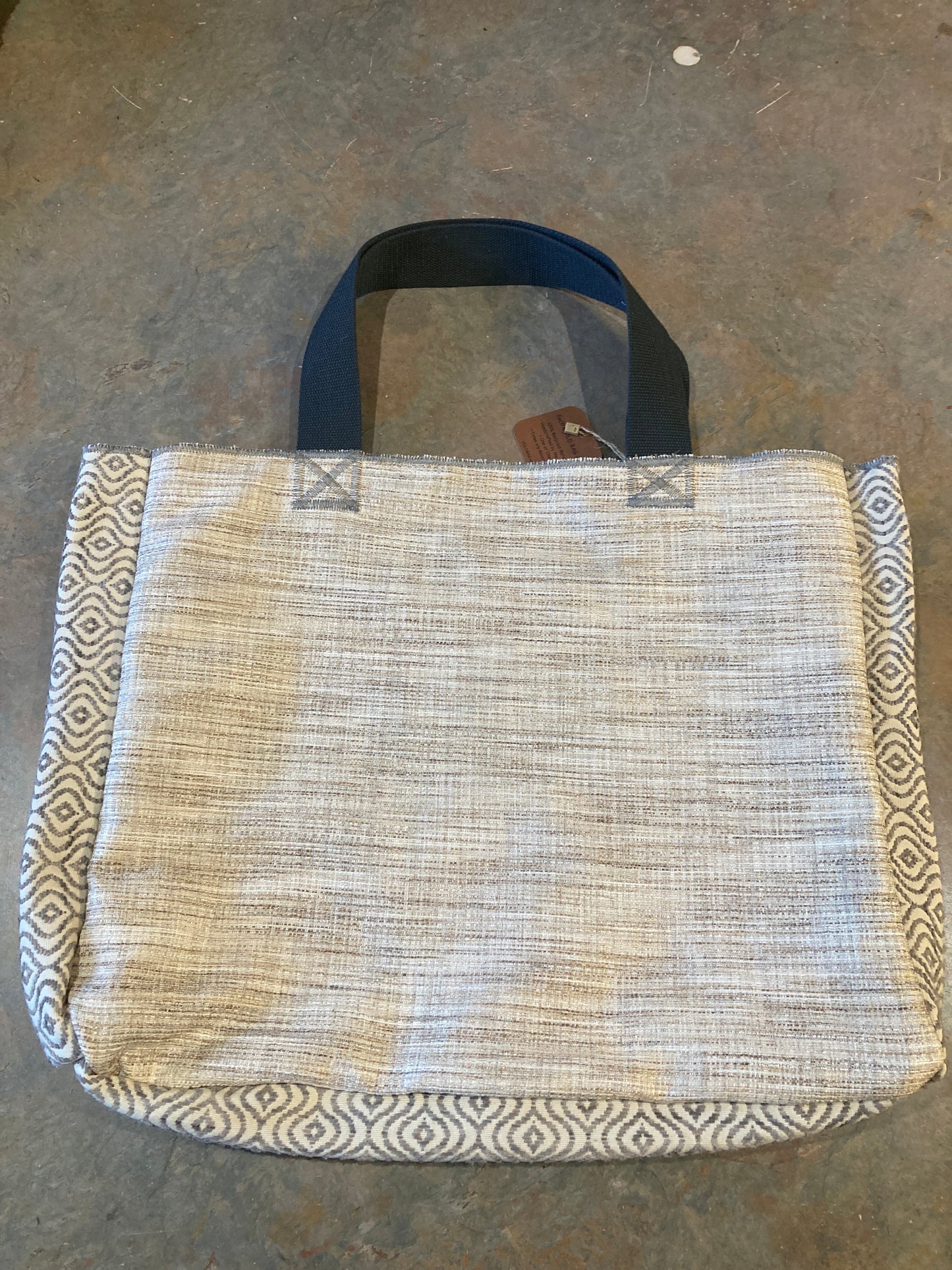 OOLIE / Tote