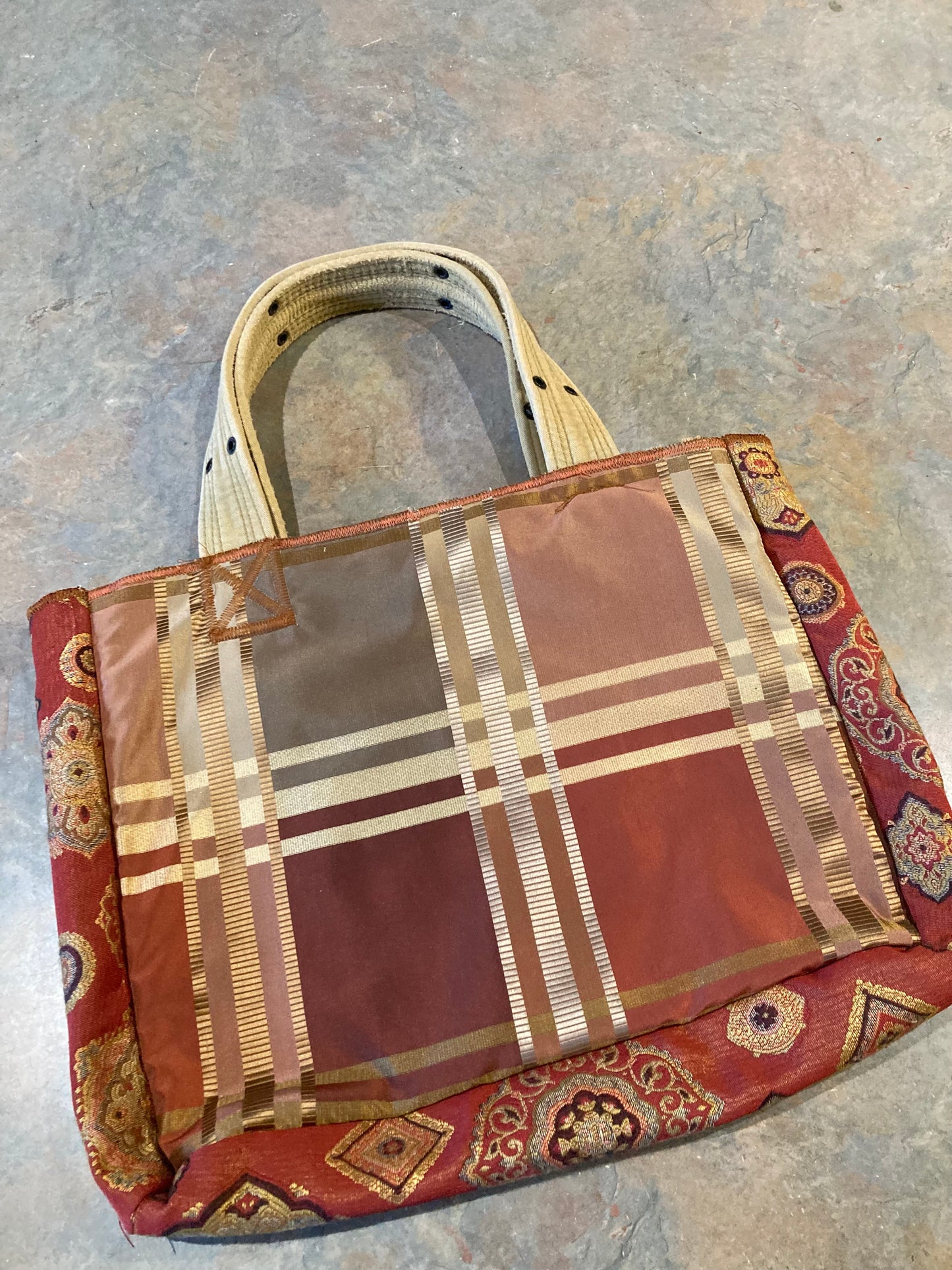 INA / Tote