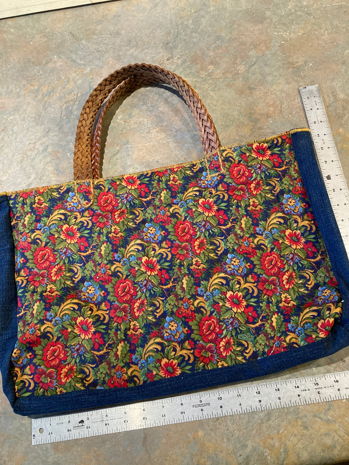 ASTRID / Tote