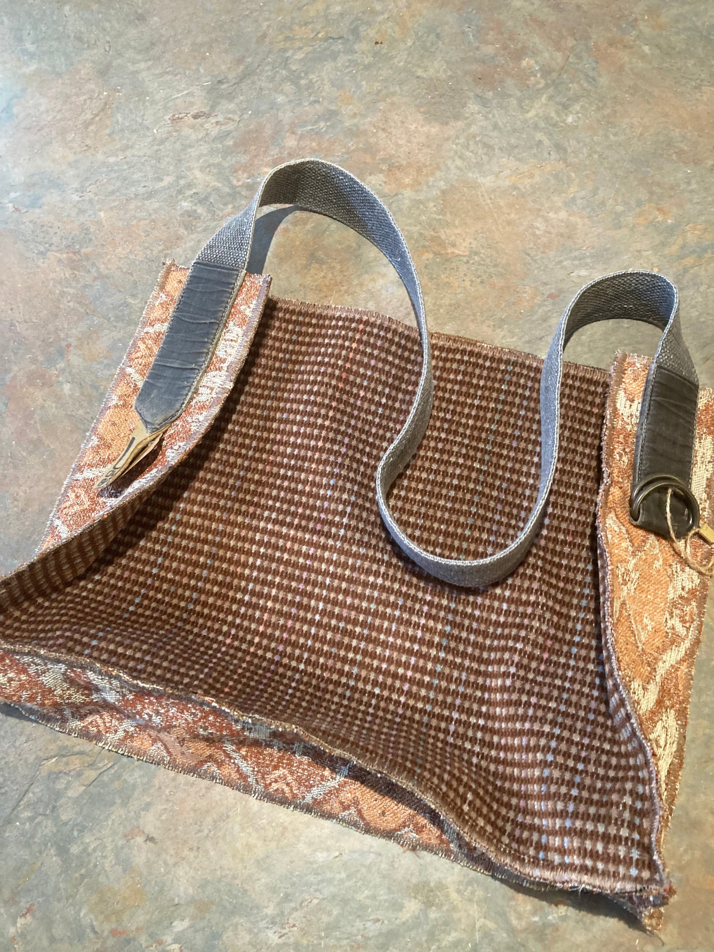 LACI / Crossbody