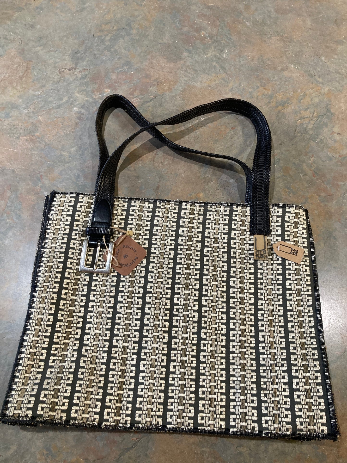 JENA / Tote