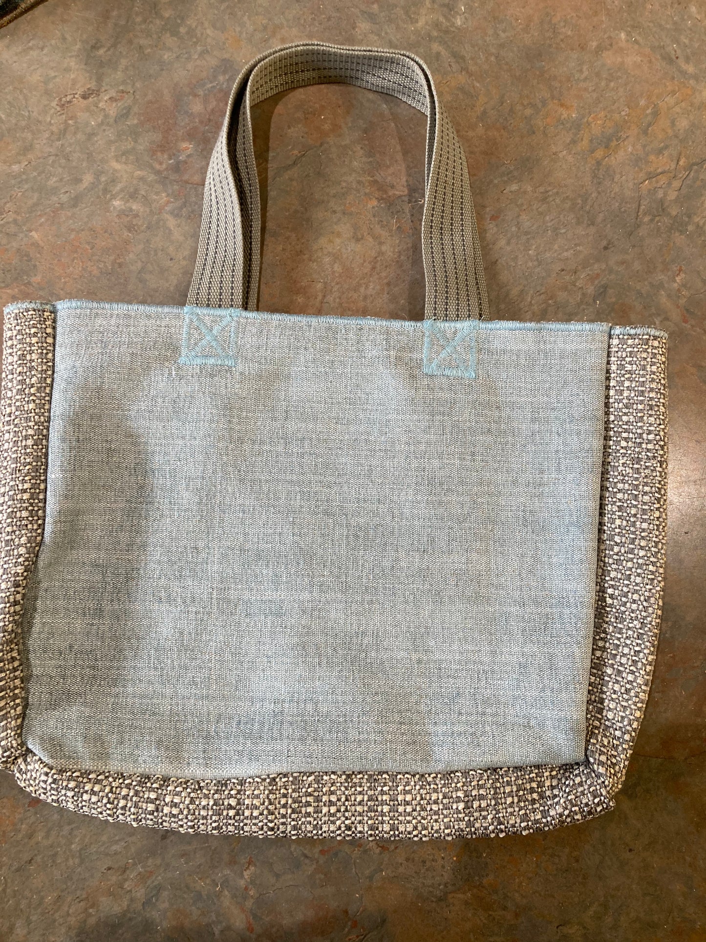 AVERY / Tote