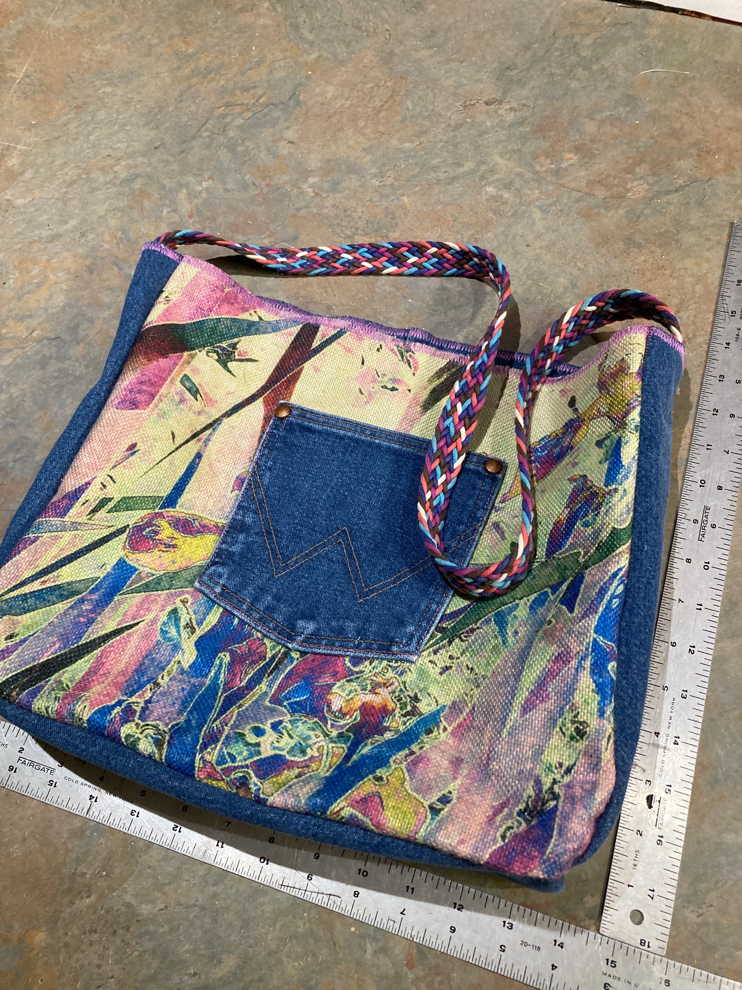 LEELA / Vintage Embroidery
