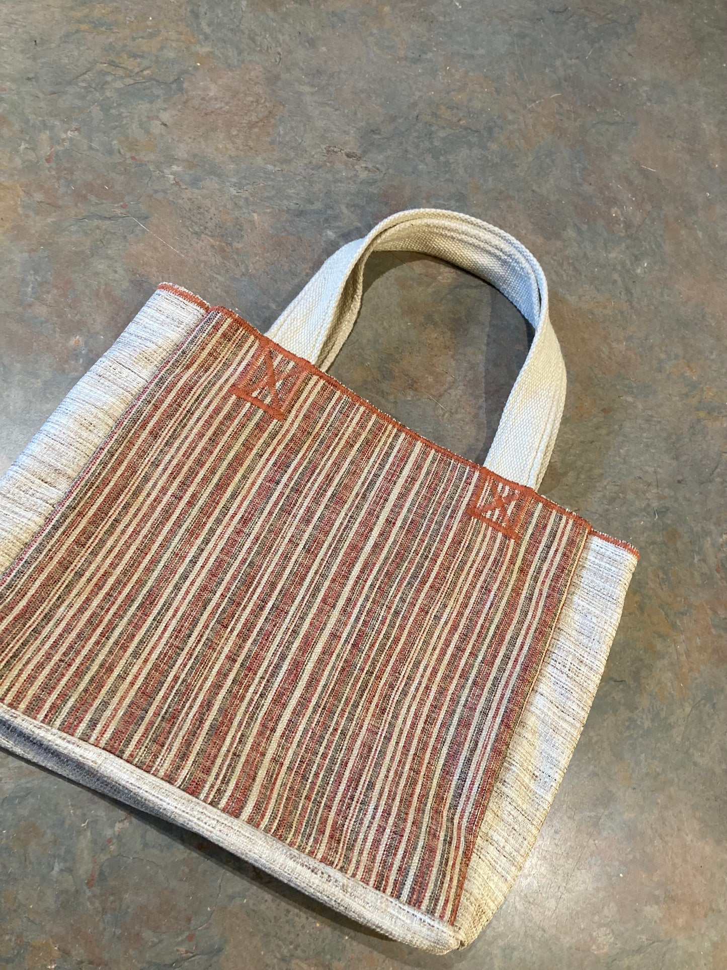 LEONA / Tote
