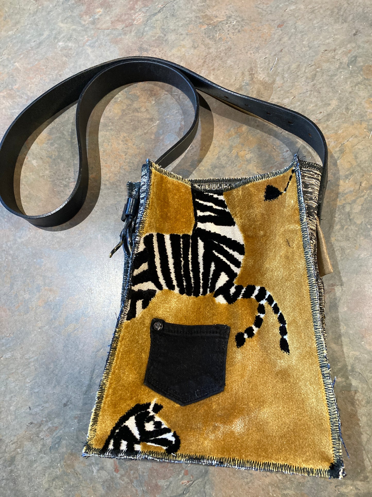 EMERY / Crossbody