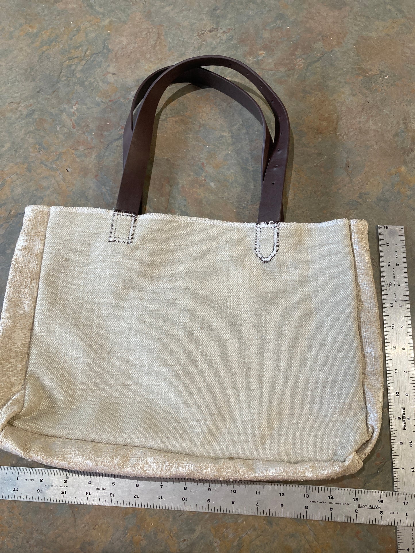 ELLISE / Embroidered Tote