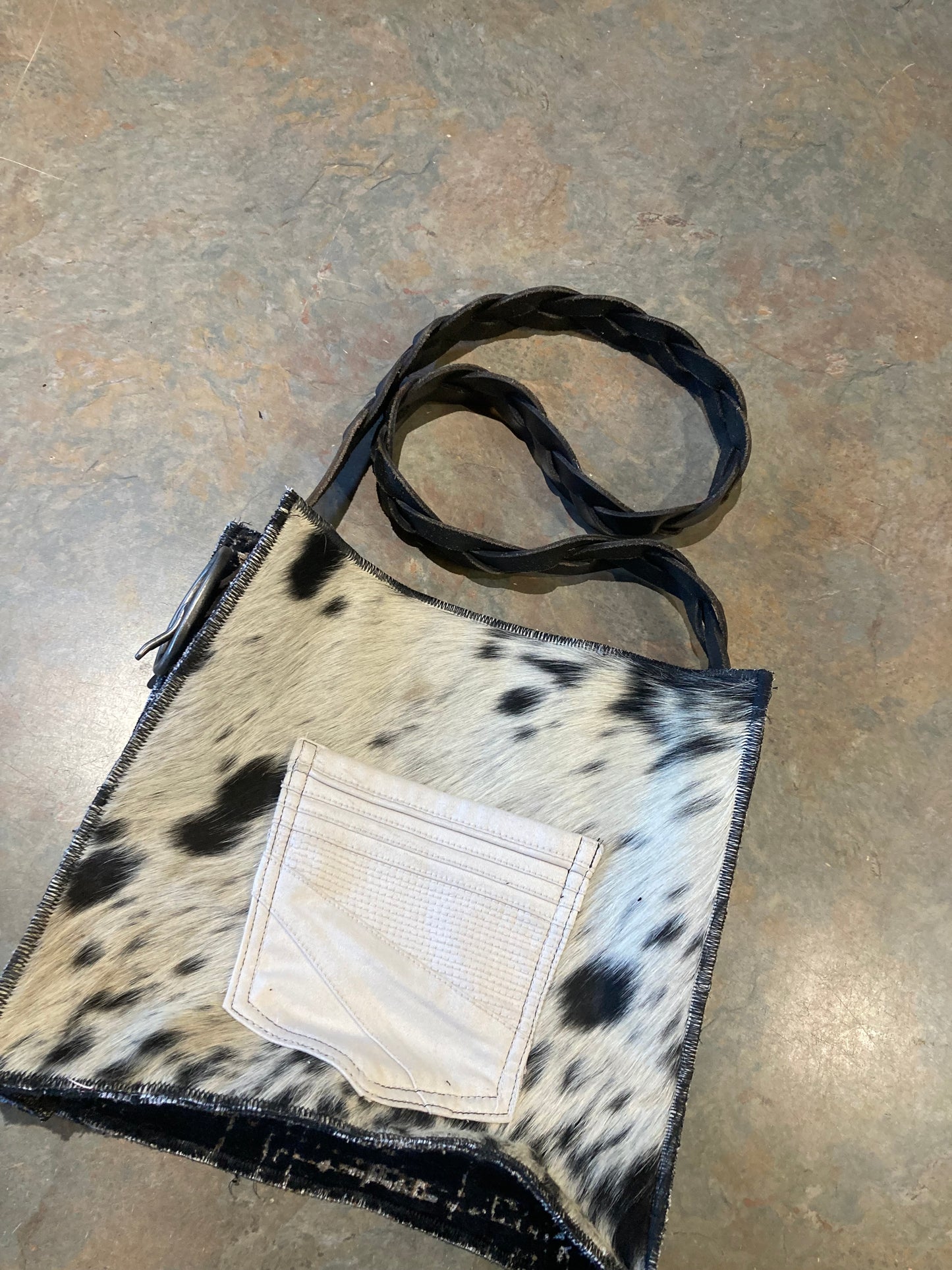EDIE / Cowhide Crossbody