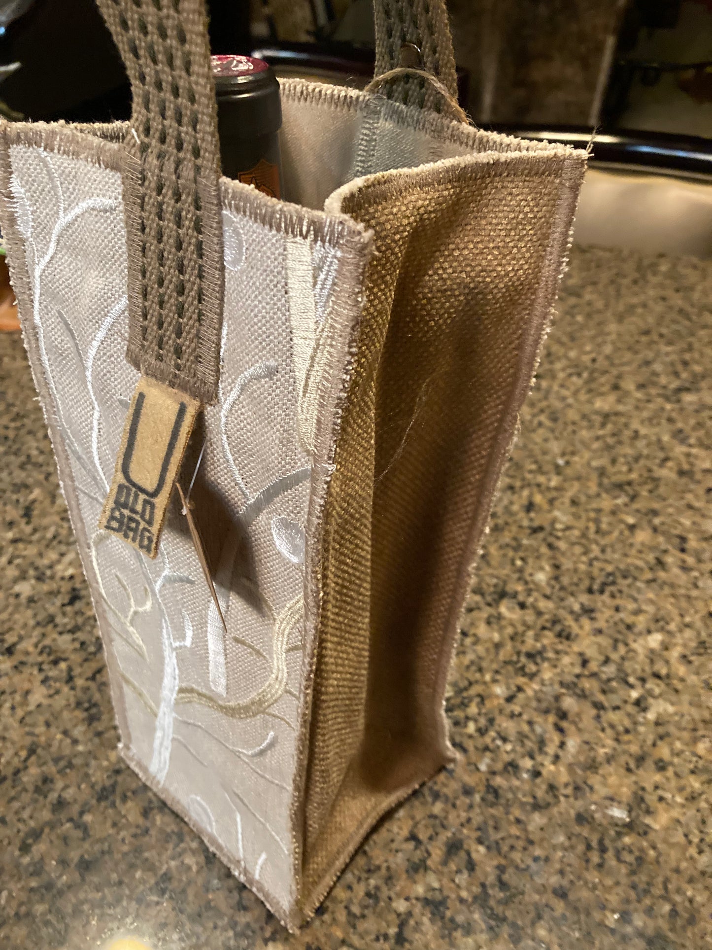 MOIRIA / Winebag