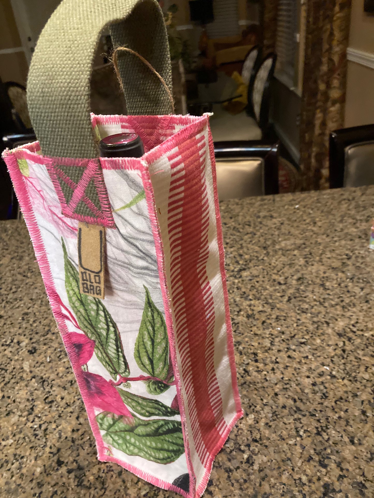 ILLIANA / Winebag