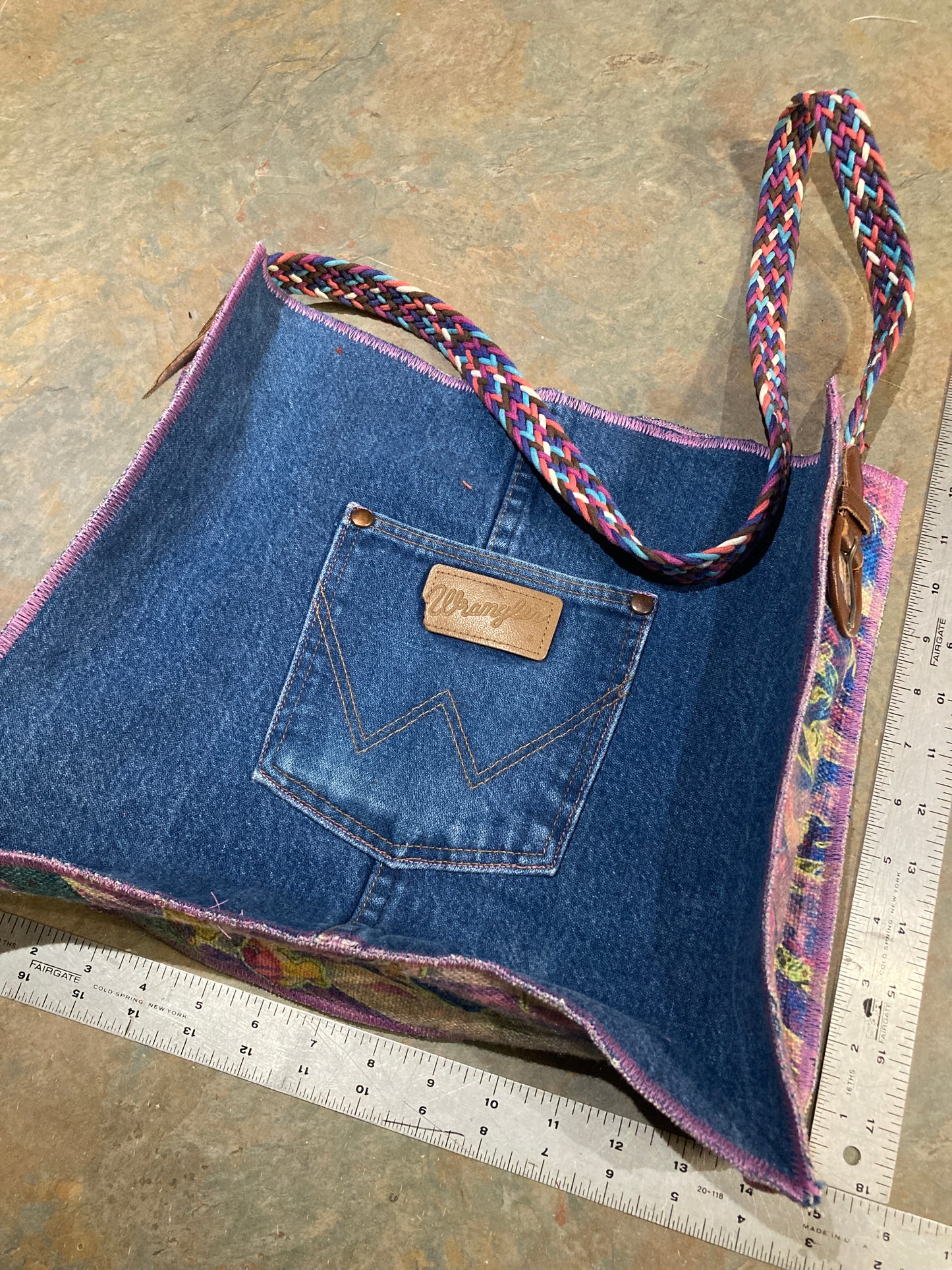 LEELA / Vintage Embroidery