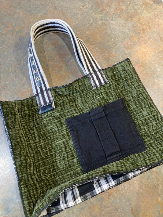 NEVEAH / Tote