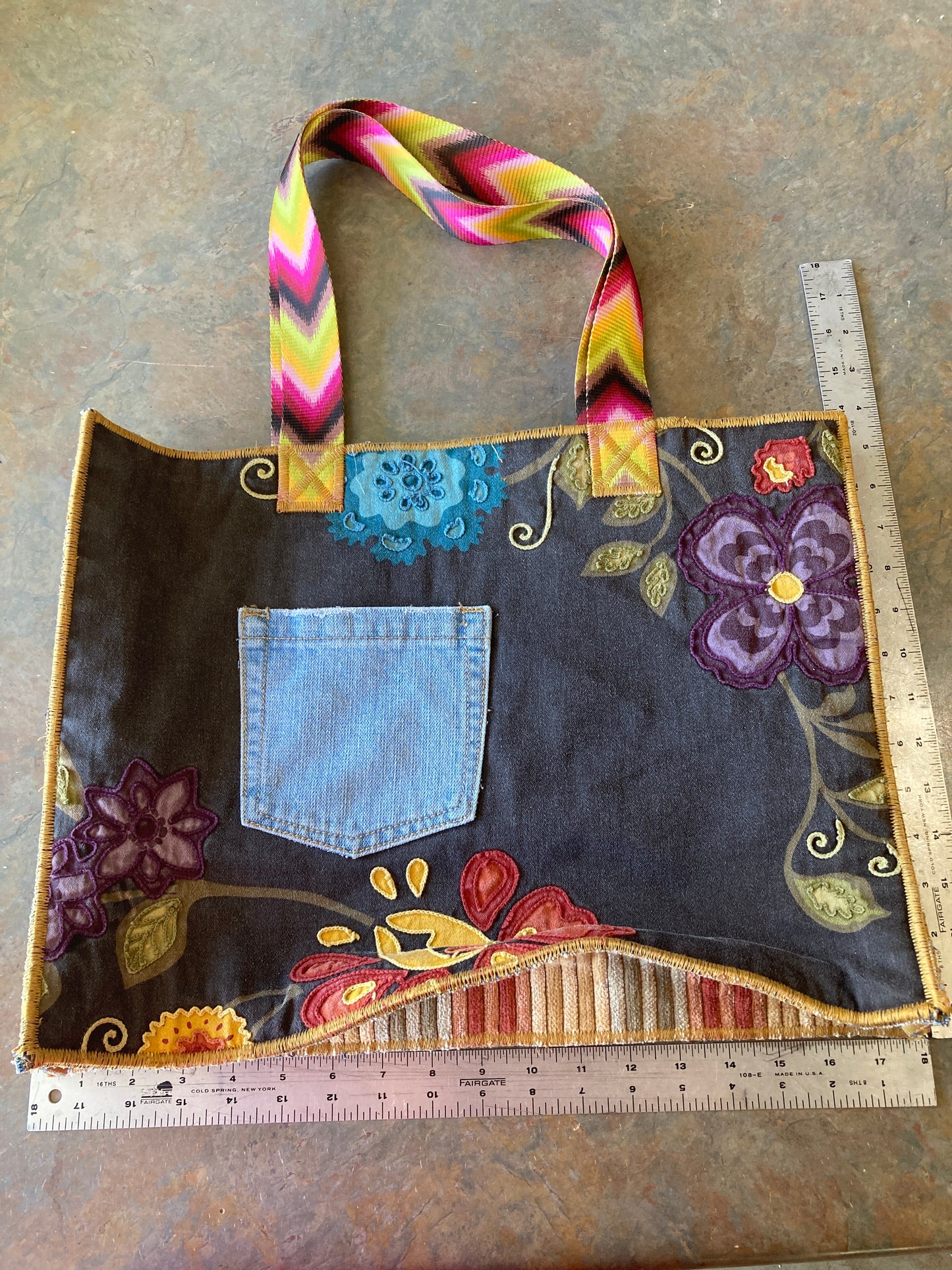 CHYNNA / Embroidered Tote