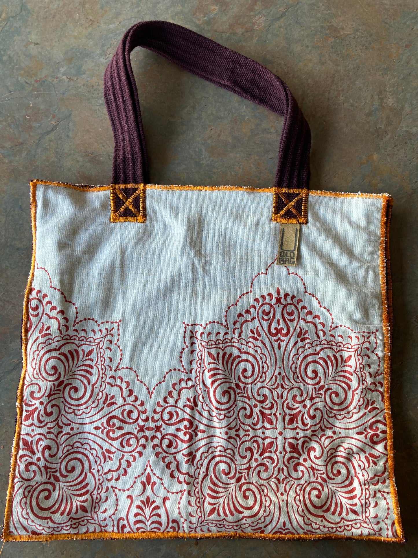 BECKY / Embroidered Tote