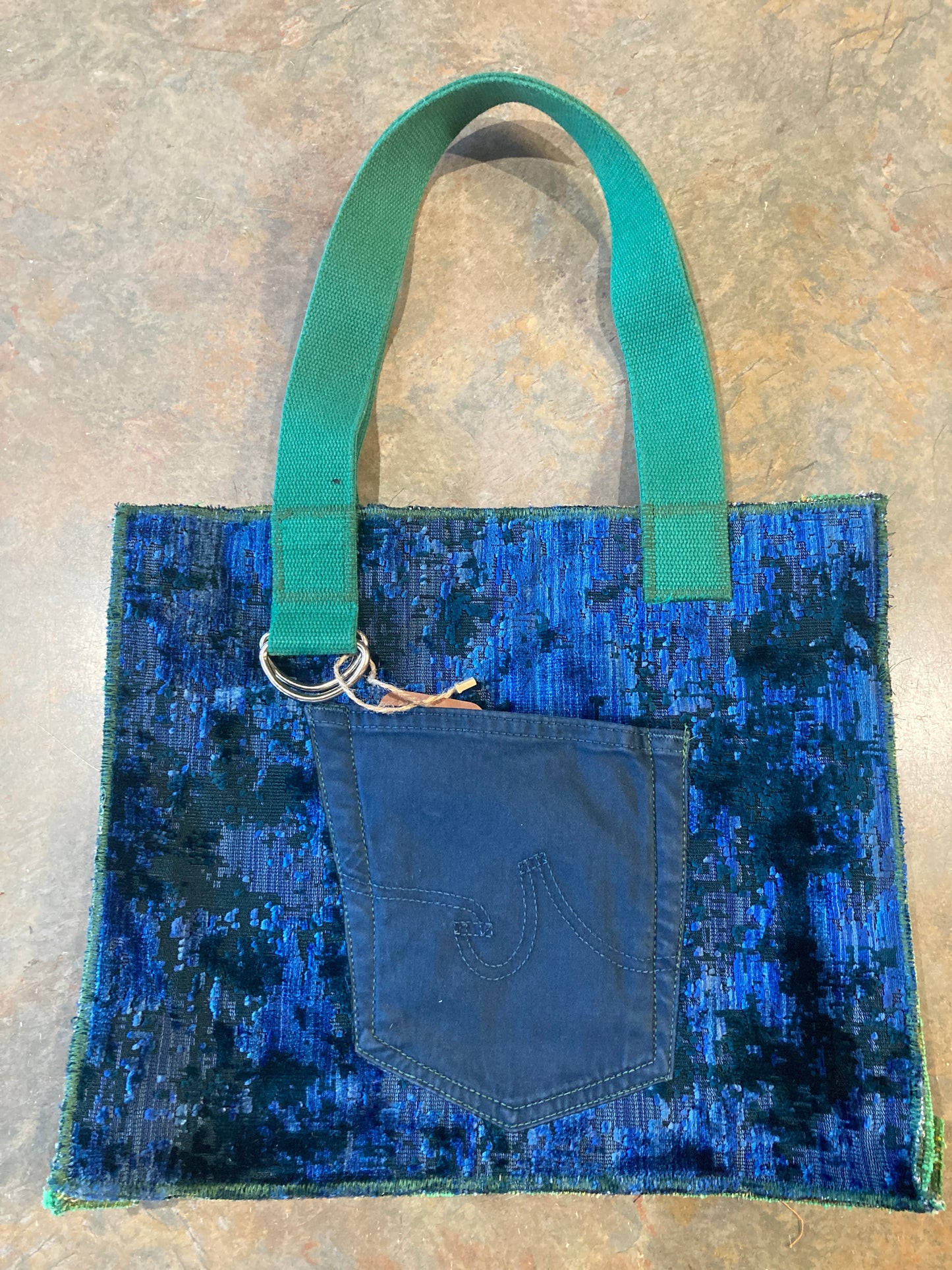 DIA / Tote