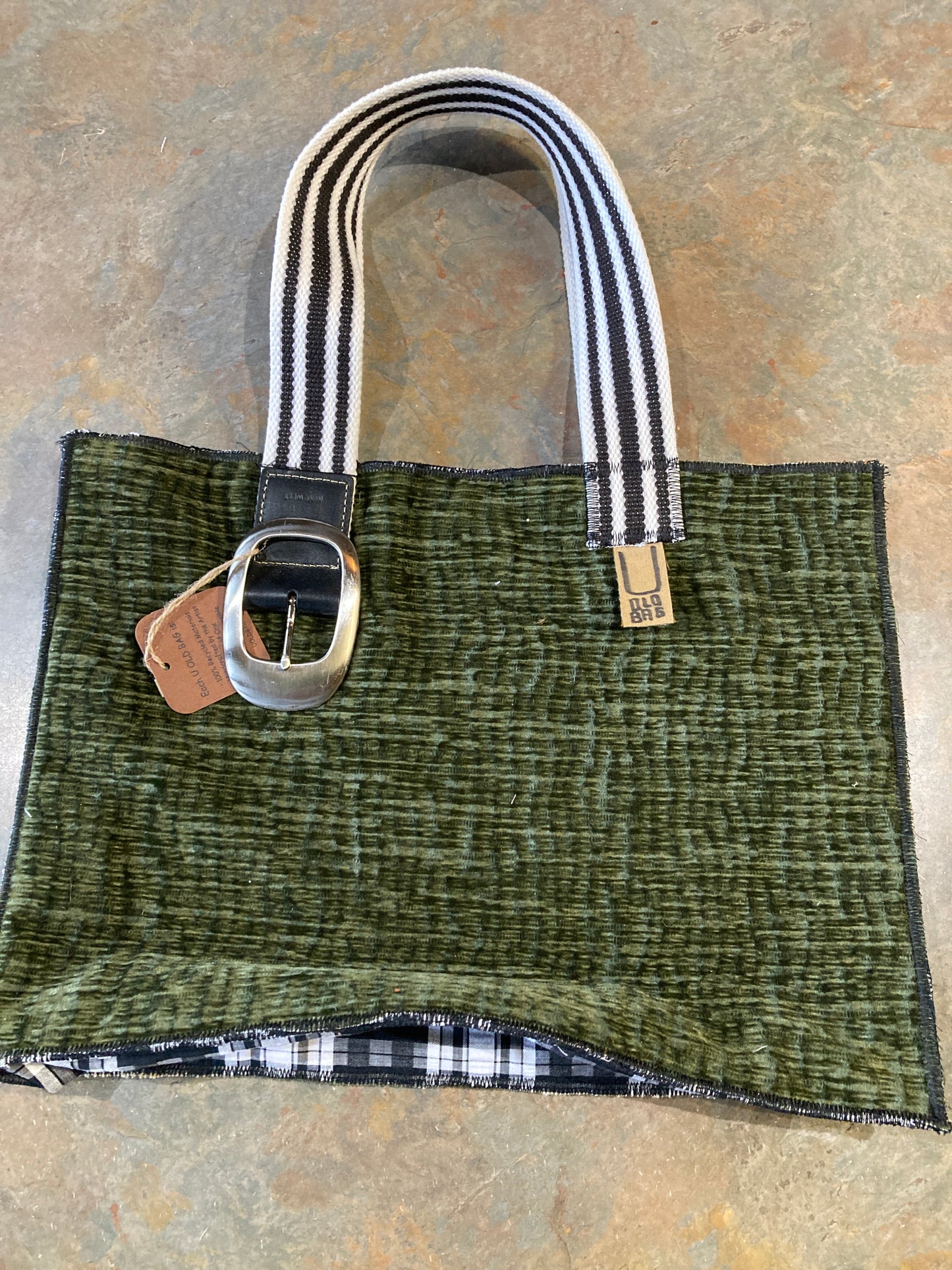 NEVEAH / Tote