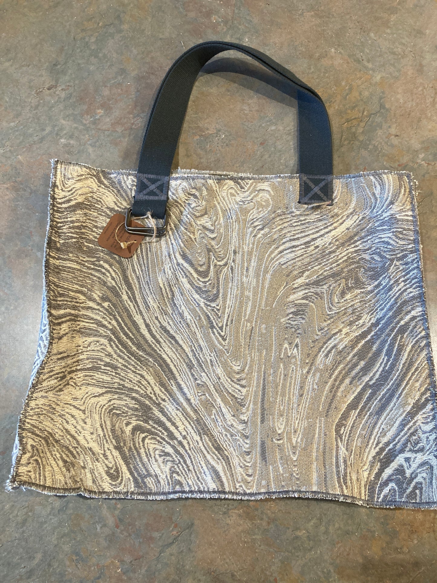 OOLIE / Tote