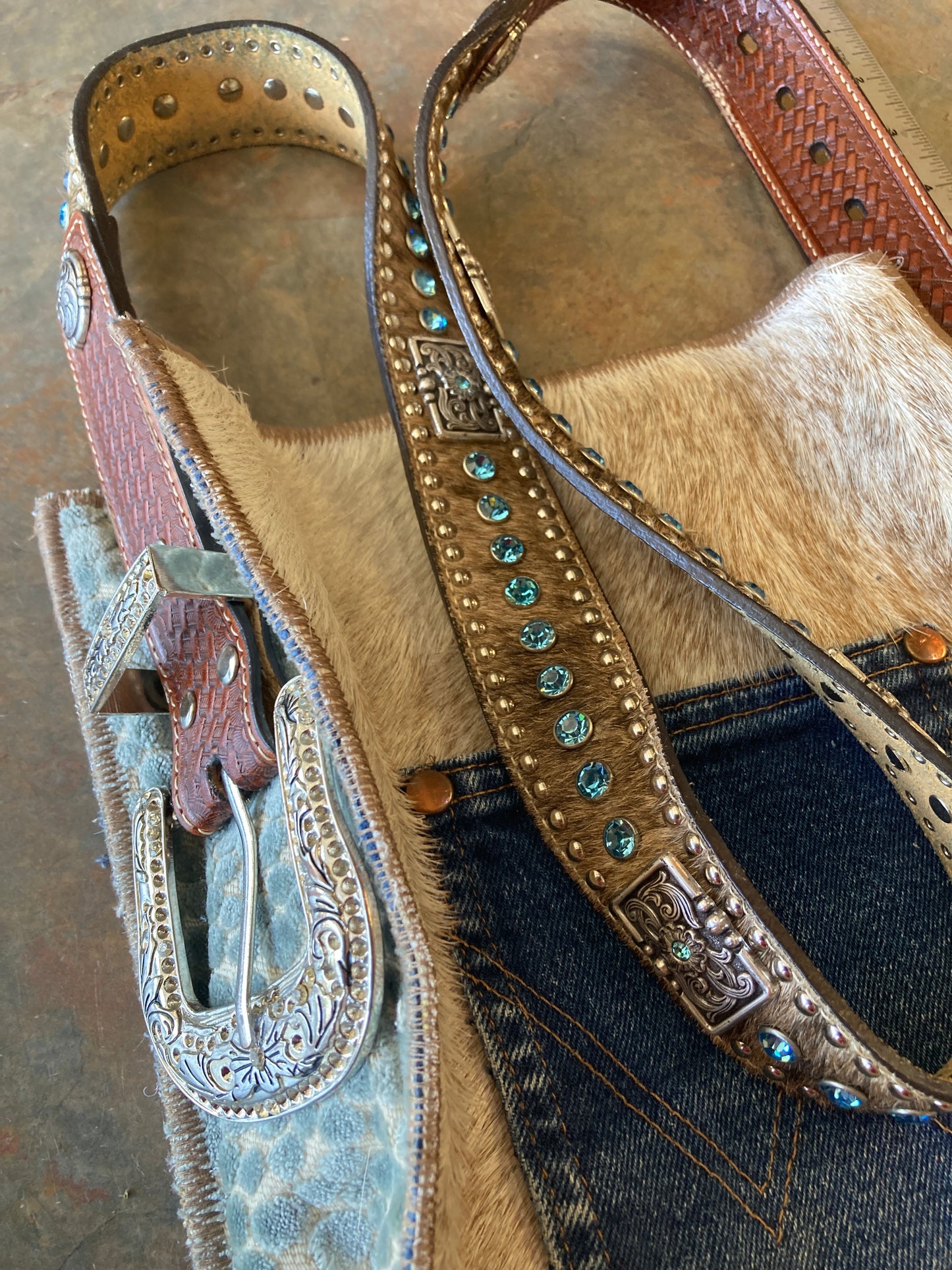MANDI / Hide Crossbody