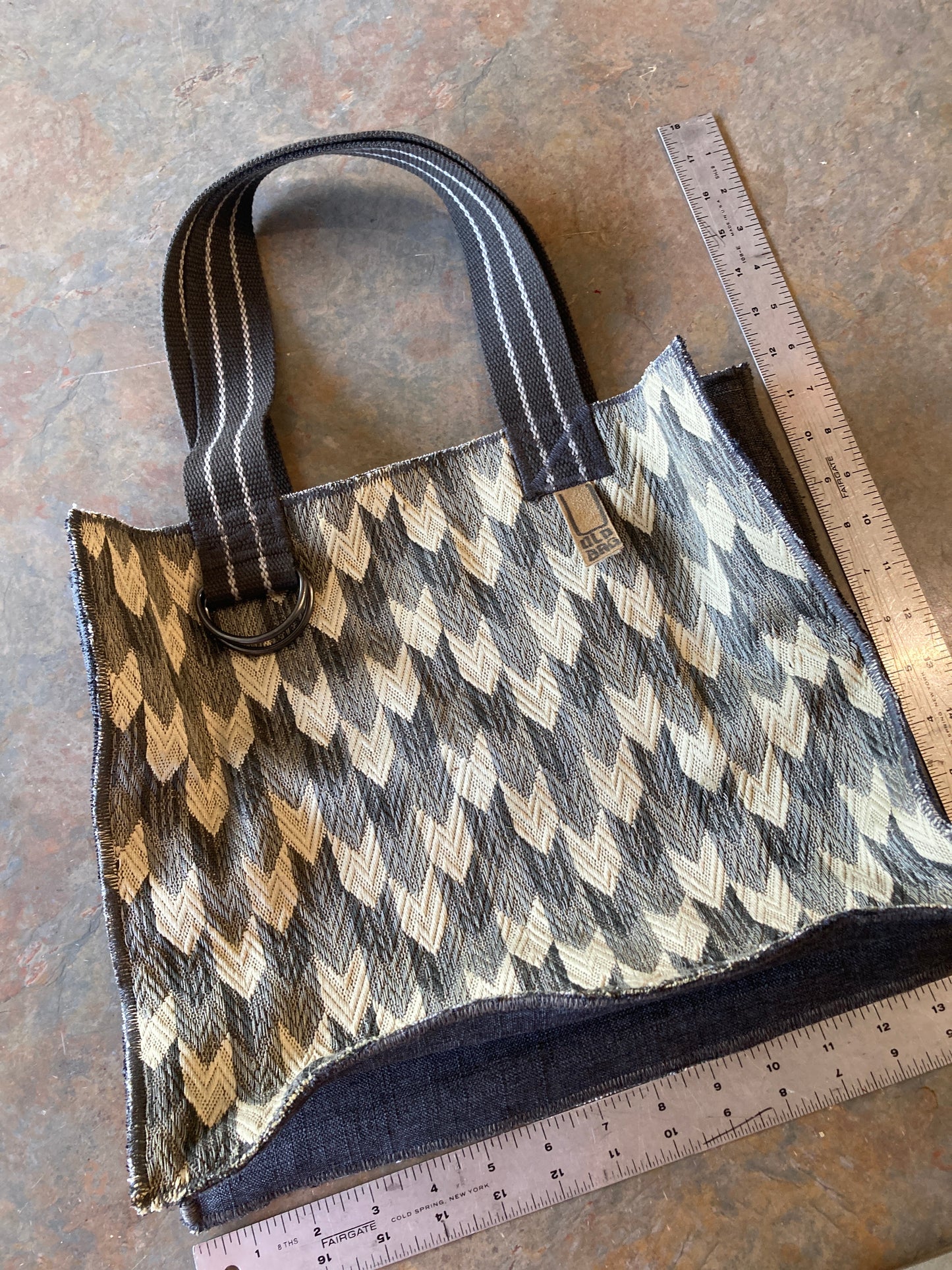 NISSA / Tote