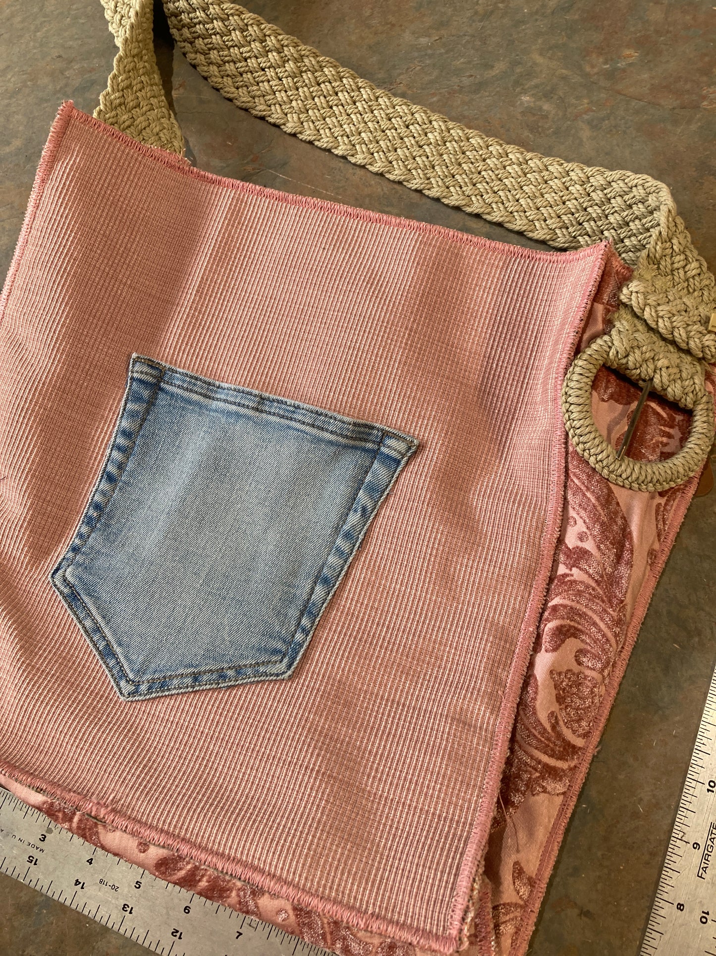 AMY / Embroidered Vintage Crossbody