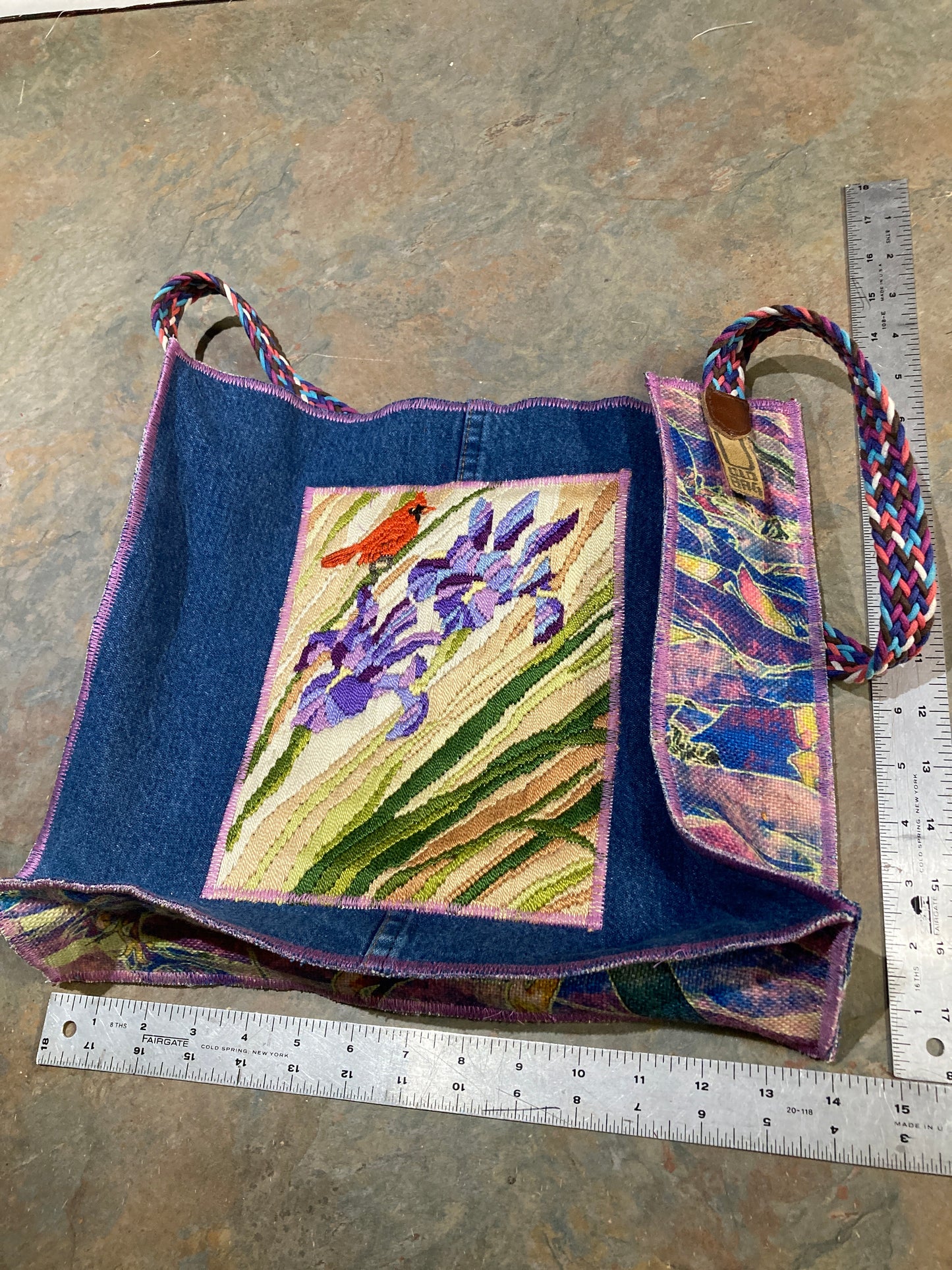 LEELA / Vintage Embroidery