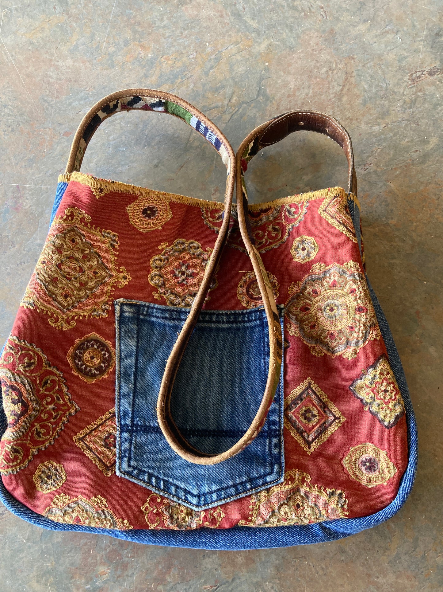 FLO / Crossbody