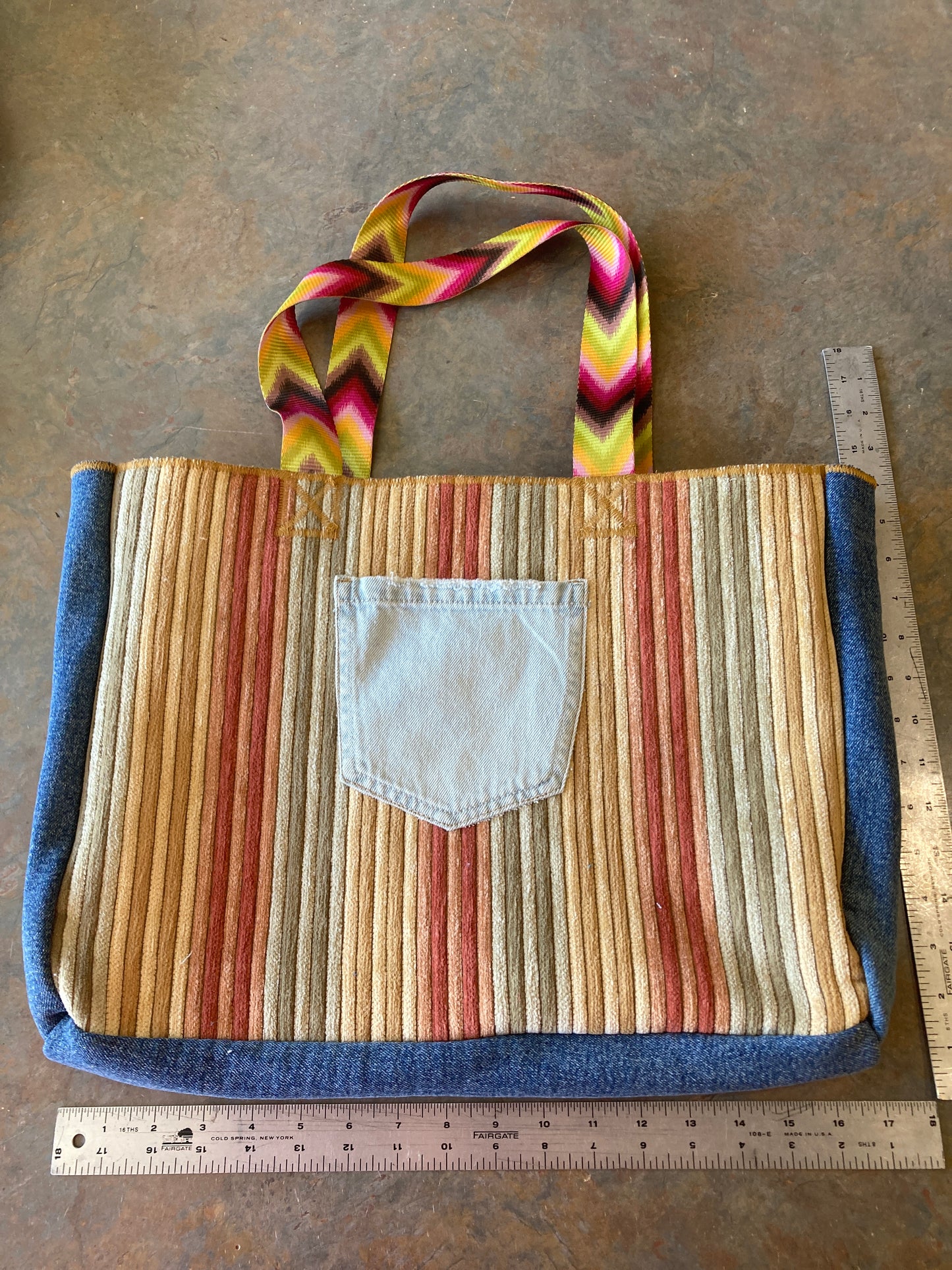 CHYNNA / Embroidered Tote