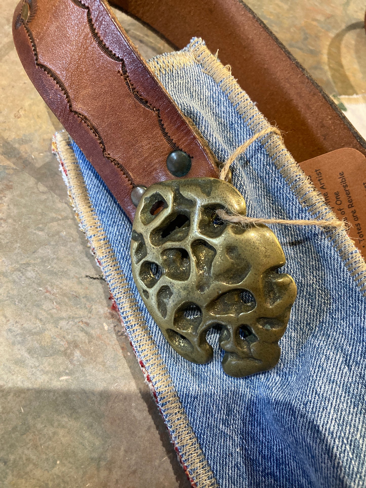 ILIYA / Embroidered Tote