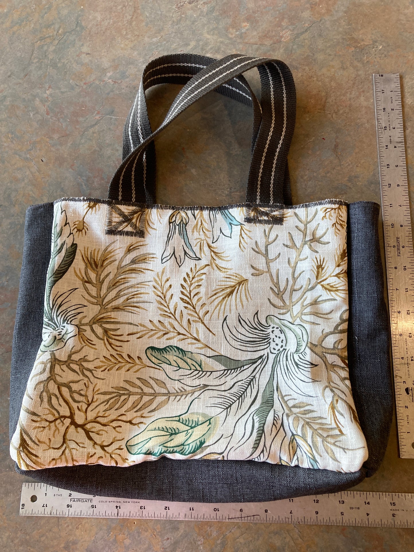 NISSA / Tote