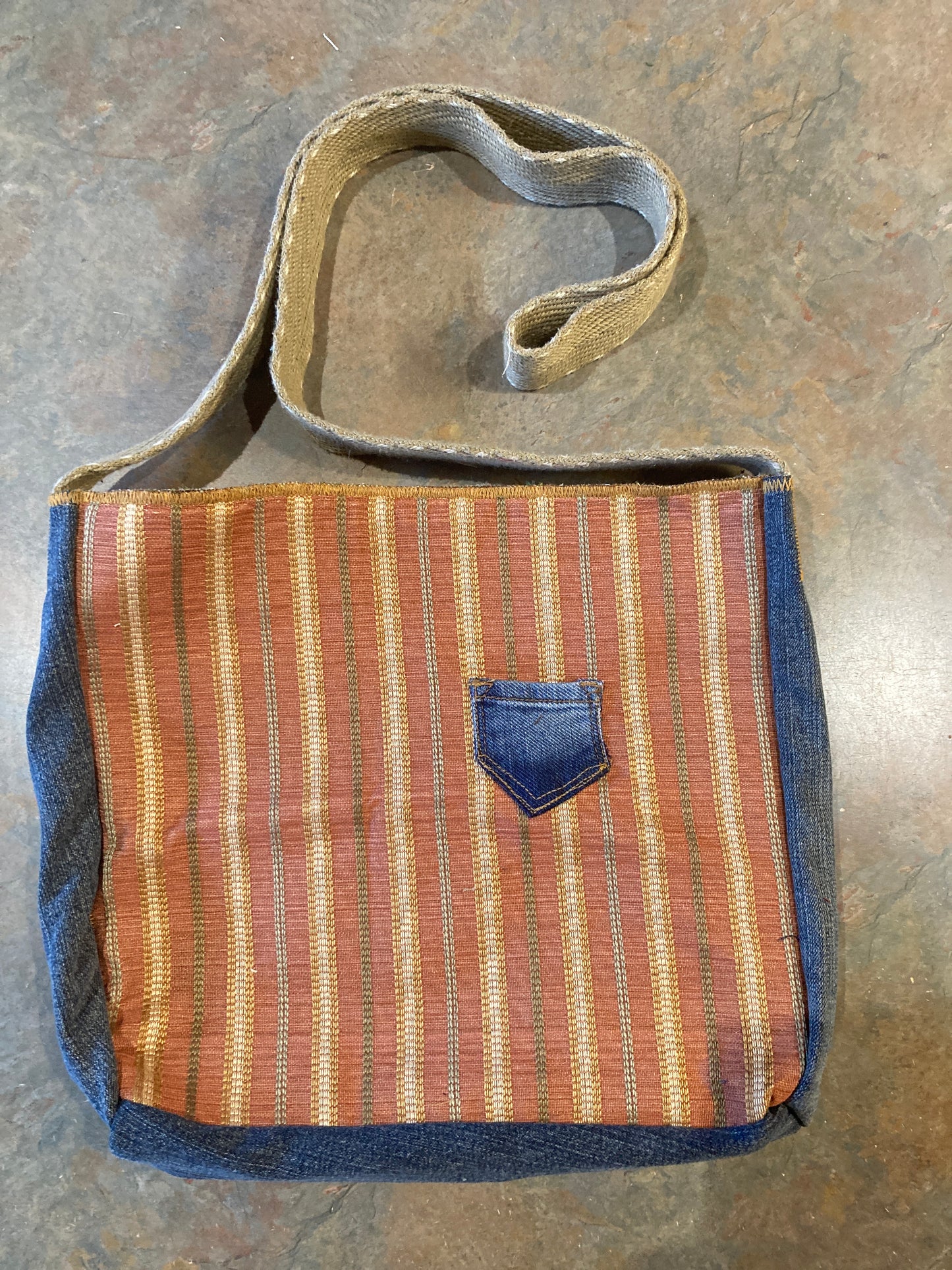 FINLEY / Crossbody