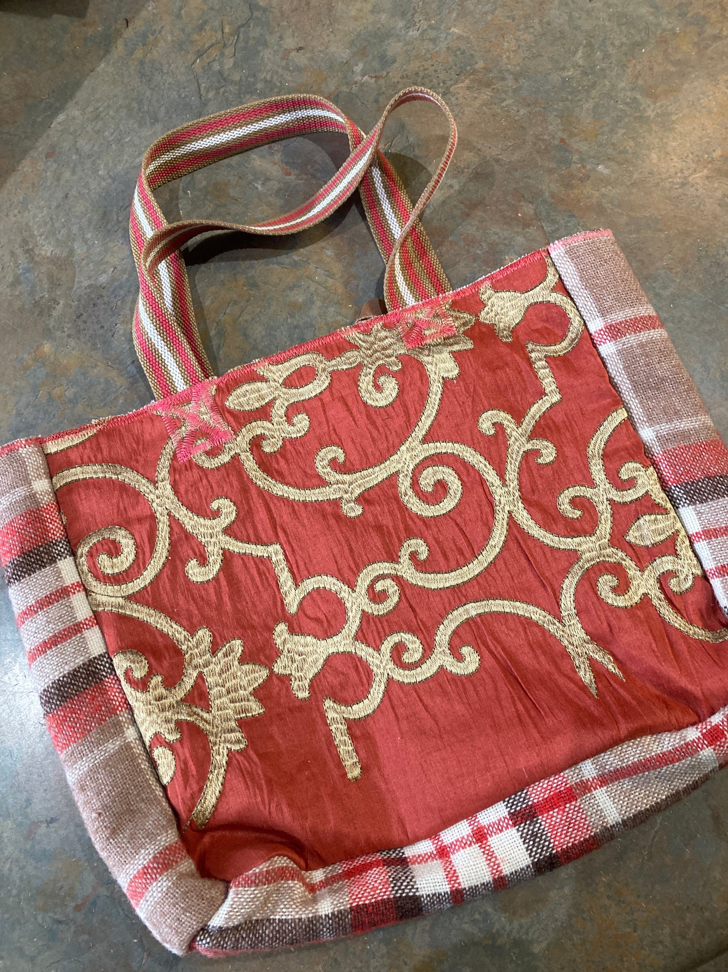 RHIANNA / Tote