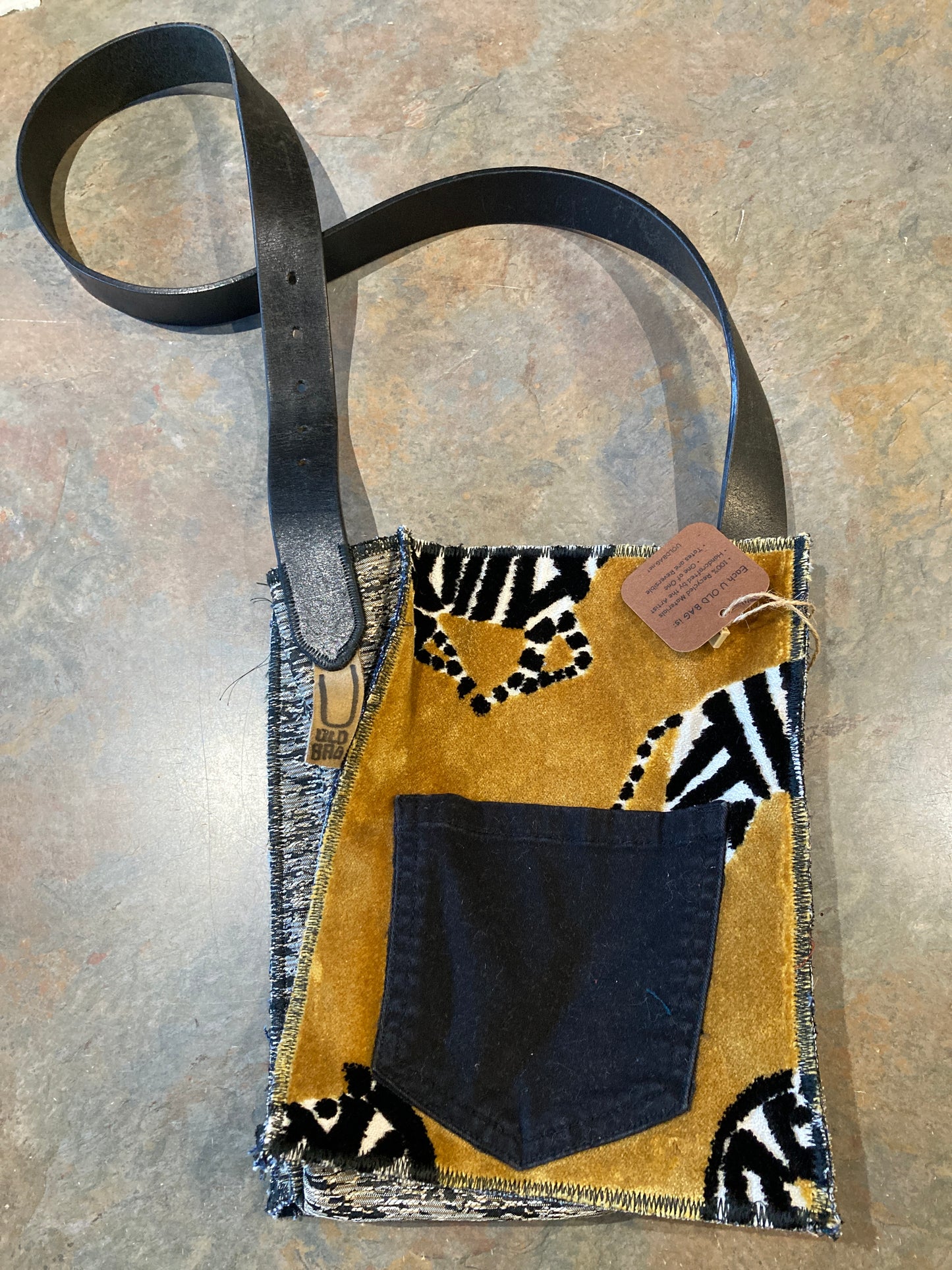 EMERY / Crossbody