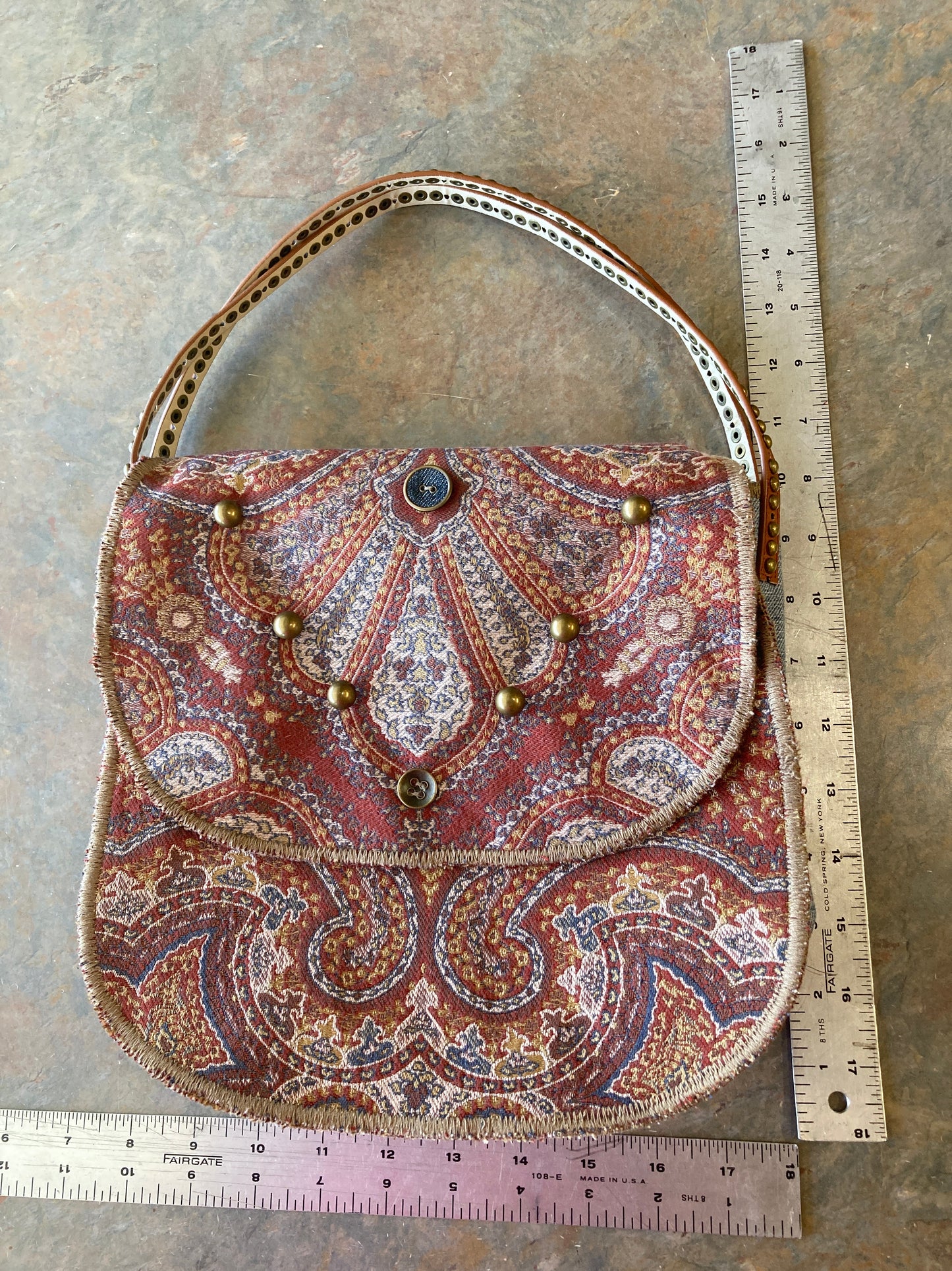 LYLA  / Embellished Purse