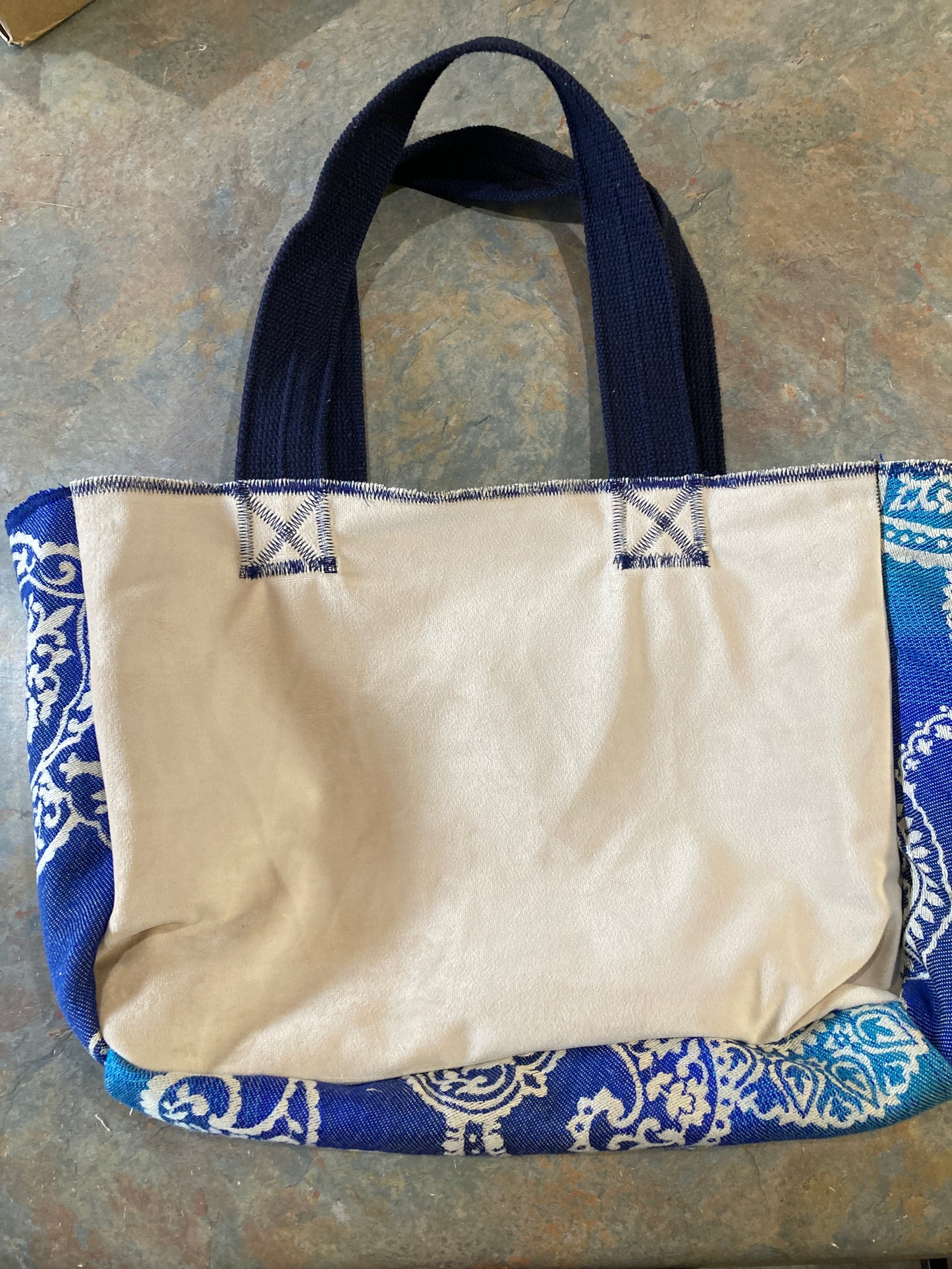 LENORA / Tote