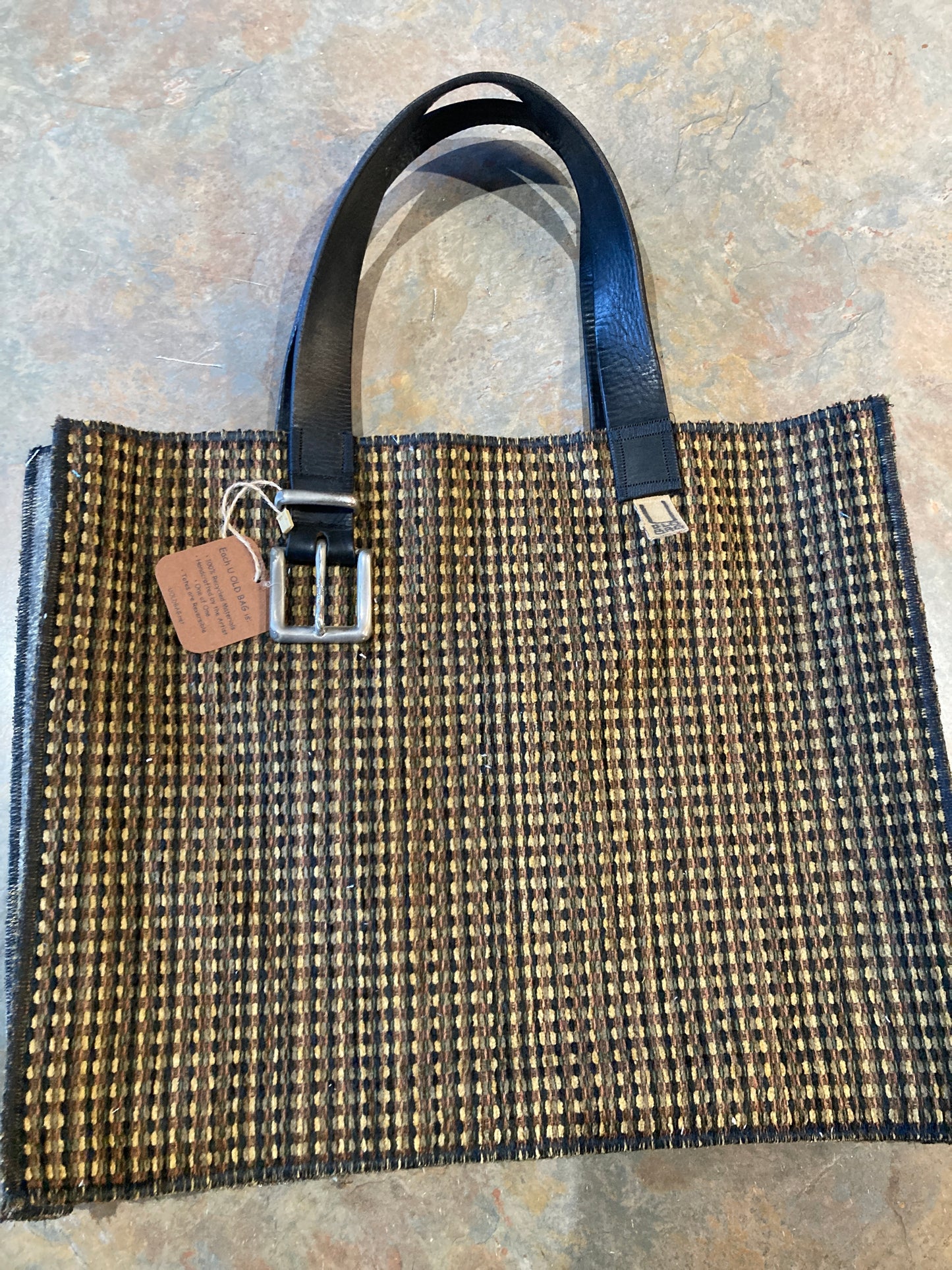 SERENITY / Tote