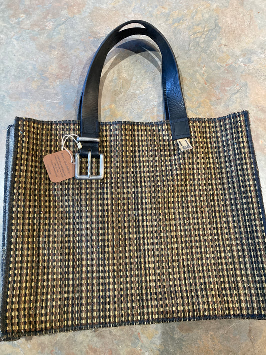 SERENITY / Tote
