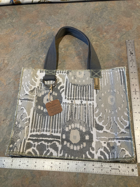 PARIS / Tote