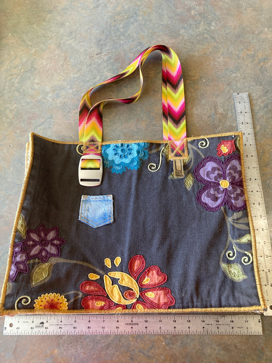 CHYNNA / Embroidered Tote