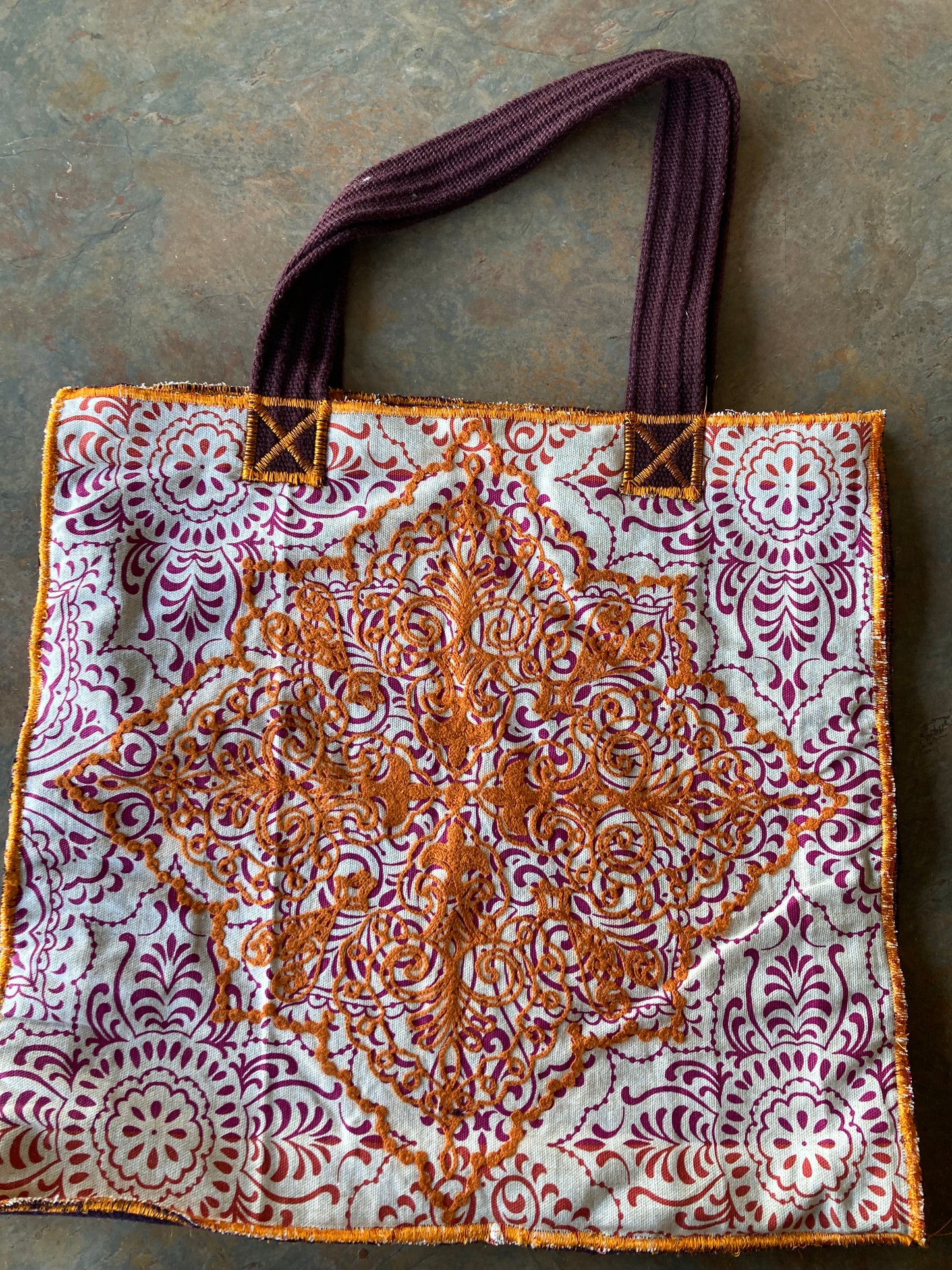 BECKY / Embroidered Tote