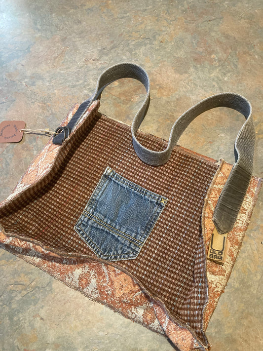 LACI / Crossbody