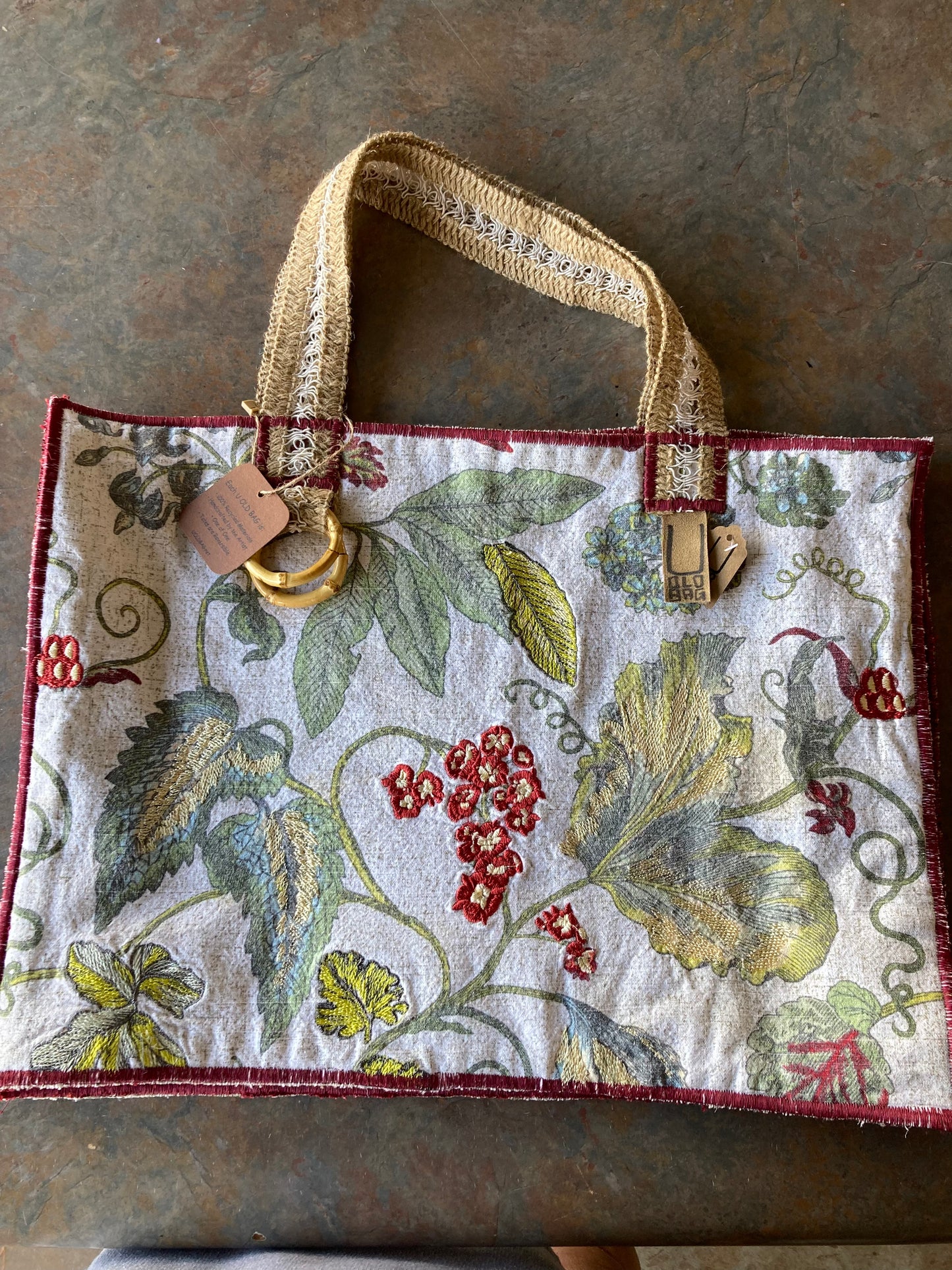 MELINDA / Embroidered Tote