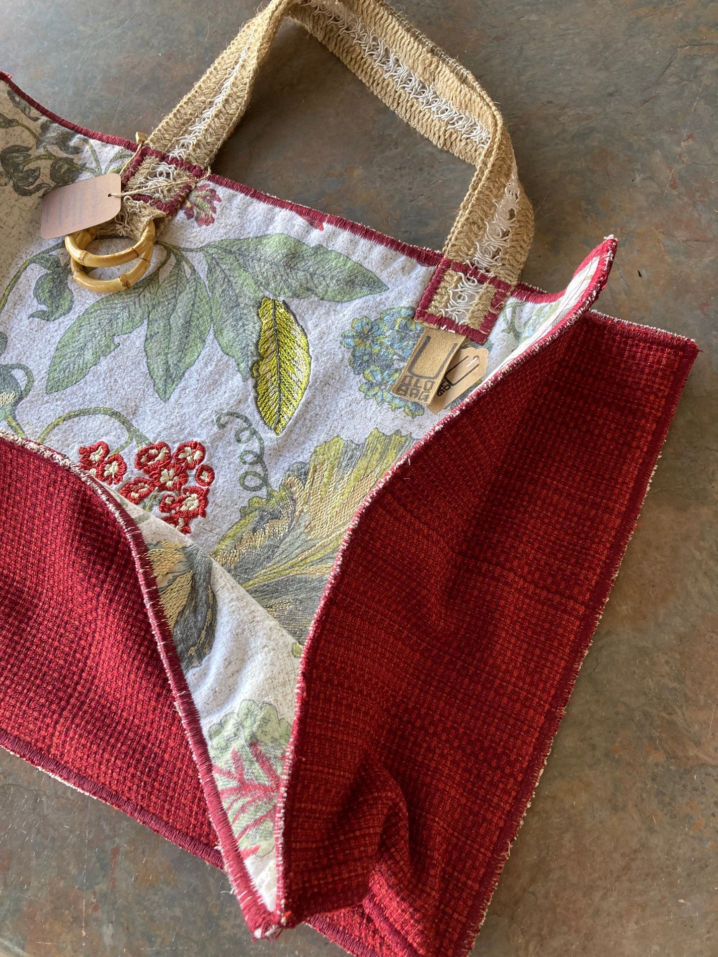 MELINDA / Embroidered Tote