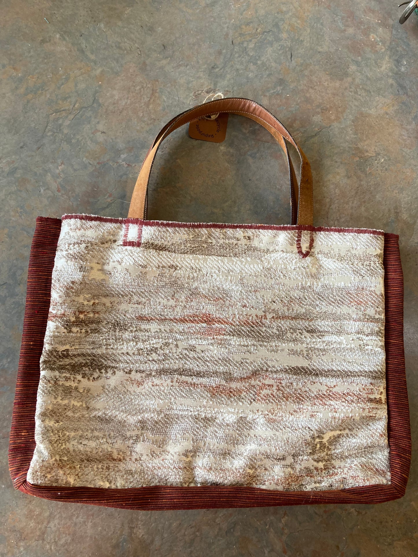 LYDIA / Tote