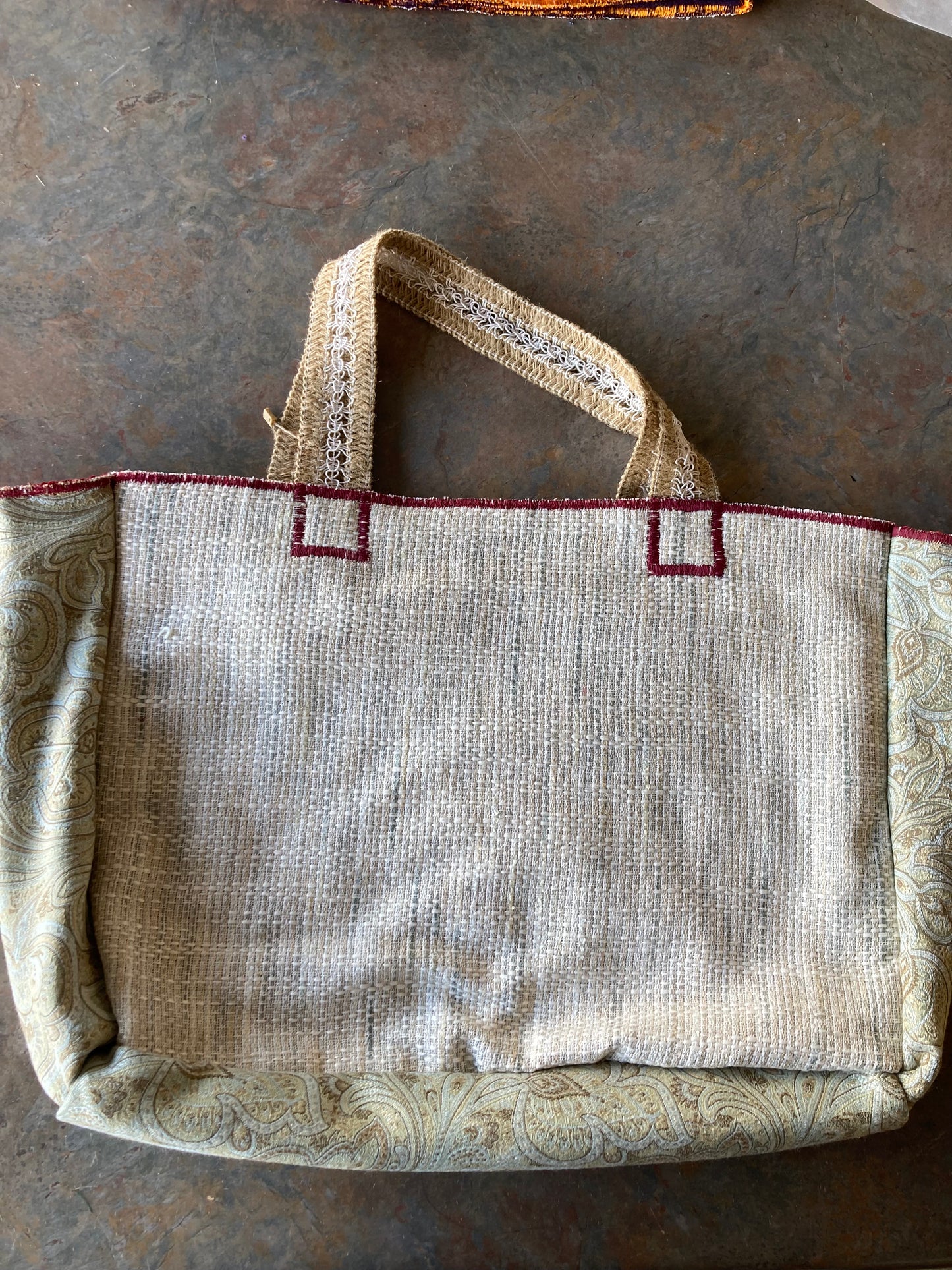 MELINDA / Embroidered Tote