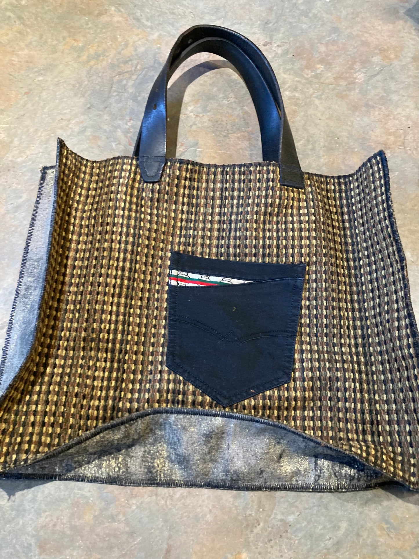 HELEN / Tote